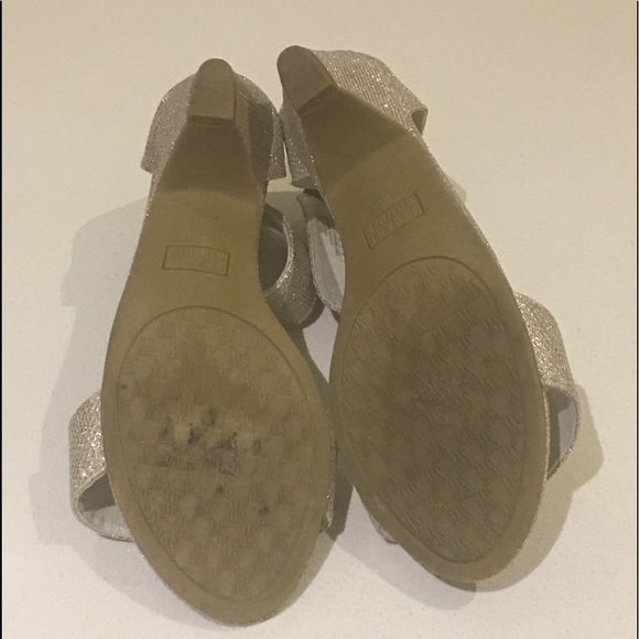 Stuart Weitzman Gold Heels - Picture 2 of 10